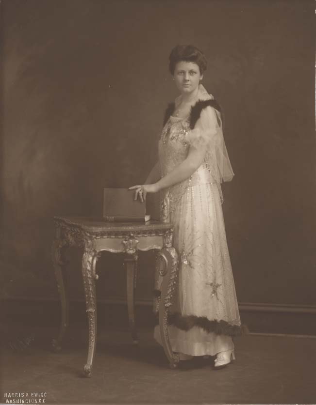 portrait of June Wainwright Mears