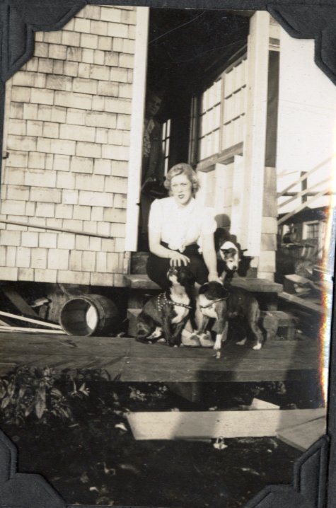Alma Davis Edington with dogs